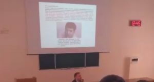 У Сумах в інституті професор читав лекцію про наркотики і про Зеленського У Сумах в інституті професор читав лекцію про наркотики і про Зеленського