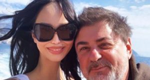 57-річного Цекало застукали в ліфті з роздягненою молодою дружиною 57-річного Цекало застукали в ліфті з роздягненою молодою дружиною