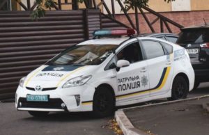 У центрі Києва чоловік повісився на сходовій клітці. Перші подробиці трагедії