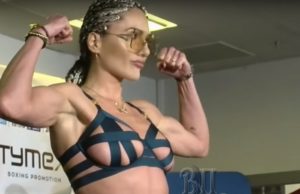 Напівгола боксерка з Польщі поцілувала суперницю і отримала удар: відео