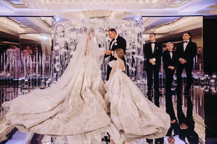 Ірина Білик назвала весілля дизайнера Олени Бернацької подією року (ФОТО, ВІДЕО) Ірина Білик назвала весілля дизайнера Олени Бернацької подією року (ФОТО, ВІДЕО)