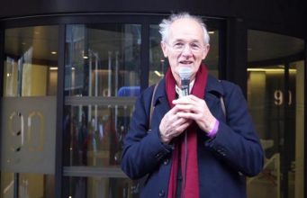 Батько Ассанжа побоюється за життя сина у в'язниці