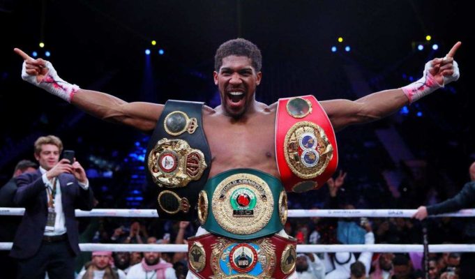 WBO зобов'язала Ентоні Джошуа протягом півроку провести бій з Олександром Усиком